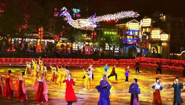 武汉“木兰不夜城”火了，会成为下一个“大唐不夜城”吗？