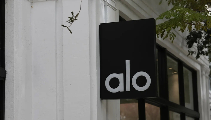 网红瑜伽品牌Alo Yoga在中国电商平台全是假店