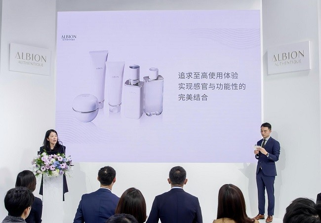 4-ALBION澳尔滨商品开发本部执行役员副部长 尾上裕子.jpg