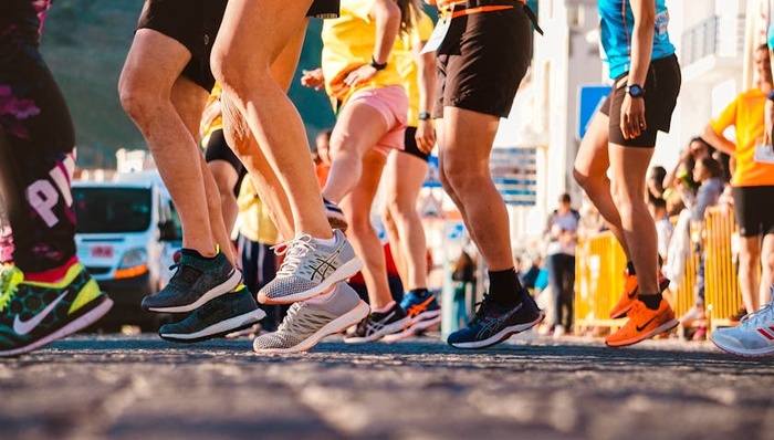 运动博主,马拉松,中年人,社交平台,KOL,