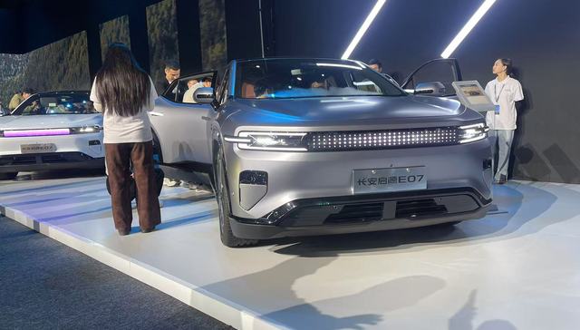 传统汽车公司推出的独立新能源序列发展走向分化