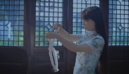 生活越辛苦，李子柒就越白月光