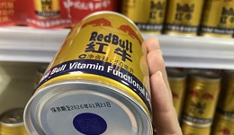 “兩個紅牛”吵個沒完，銷量也被東鵬趕超了