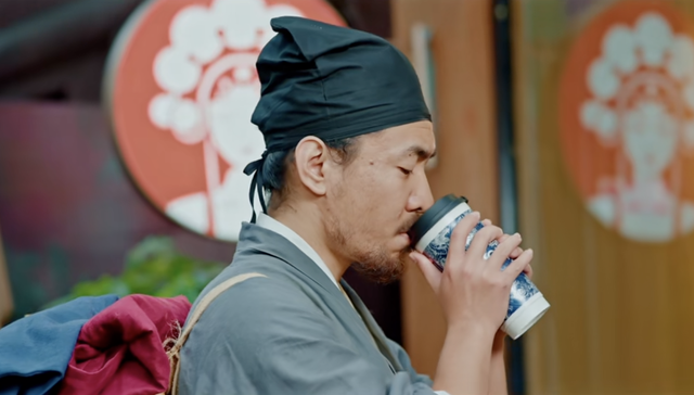 霸王茶姬拍了一部“穿越微短剧”