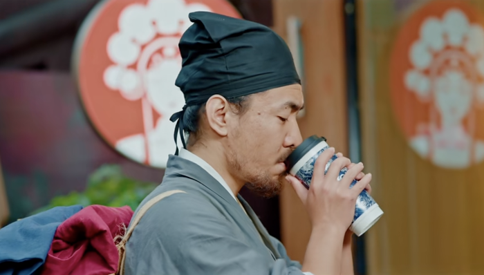 霸王茶姬拍了一部“穿越微短剧”