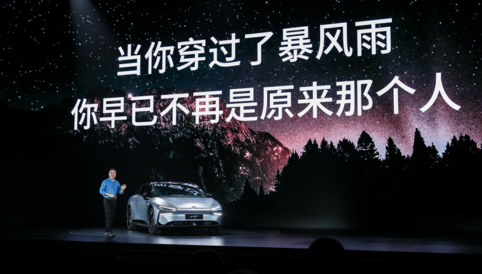电厂 | 左手技术，右手爆款 小鹏汽车开启“破纪录模式”