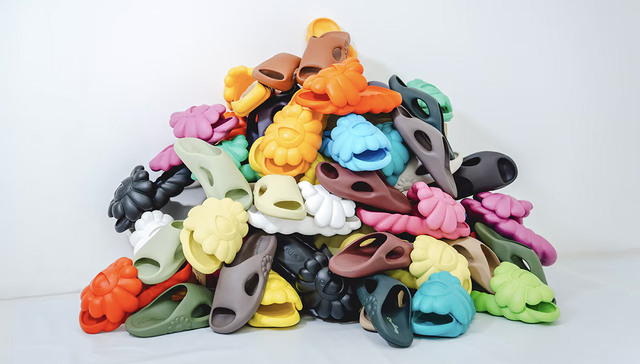 联名最频繁的艺术家村上隆自己下场做潮牌了