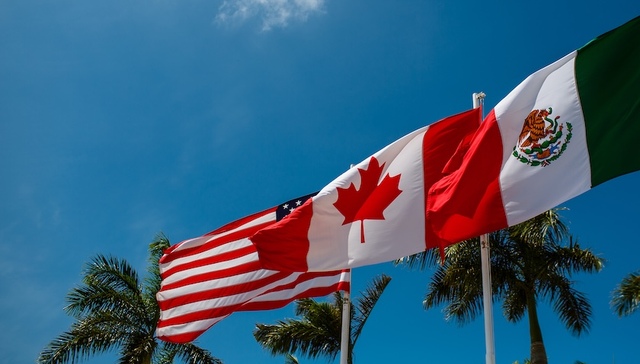 特朗普再次挥舞“关税大棒”，加拿大学者：虚张声势、有违竞选承诺