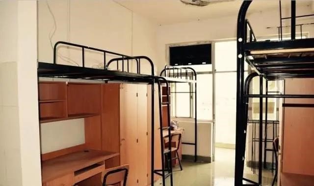 湘潭大学舍友投毒案已移交法院，被害人曾两次向学校申请将投毒嫌疑人换寝