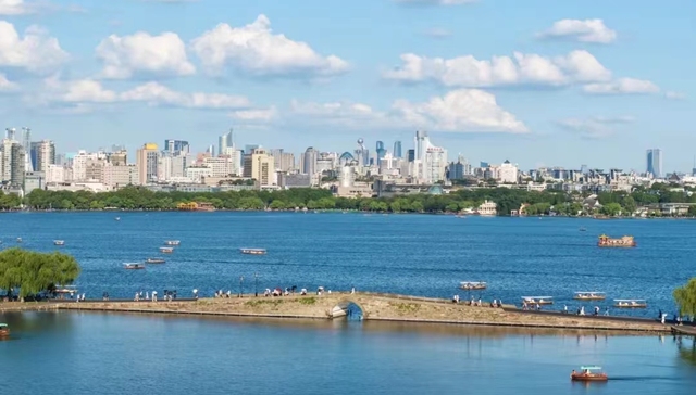 涨价一倍，重启捂盘近6年的江景楼盘，中海地产想弥补在杭州的遗憾