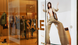 囤团购券卷折扣，“智价比”消费时代到来了么？