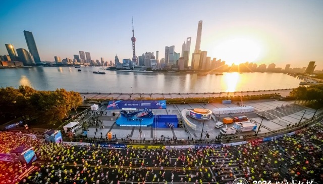 “一签难求”的上马亦是最热闹的商业竞技场