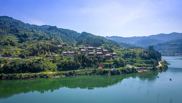 贵州从江一民船侧翻致8死，涉事船只违规从事载客经营活动且严重超载