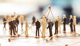 “慢吞吞”的微信，“造流量”的抖音，“流量平權”的小紅書，誰能真正駕馭未來的流量規(guī)則？