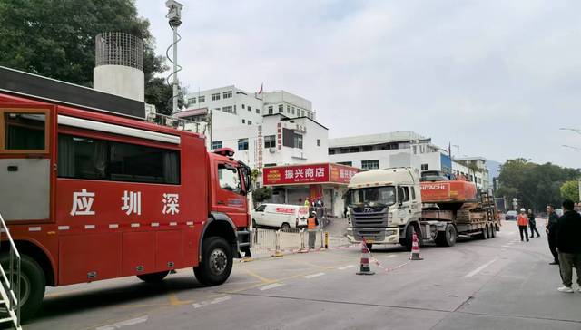 深圳宝安一施工现场地面坍塌致13人失联，应急管理部派出工作组