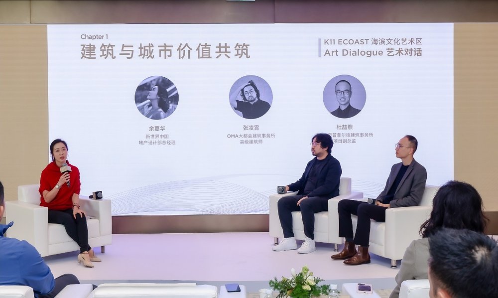 A group of people sitting in chairsDescription automatically generated