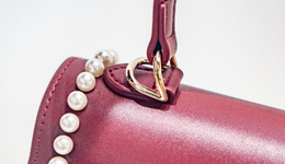 把“废品”卖成“奢侈品”，路遥女包还能红多久？