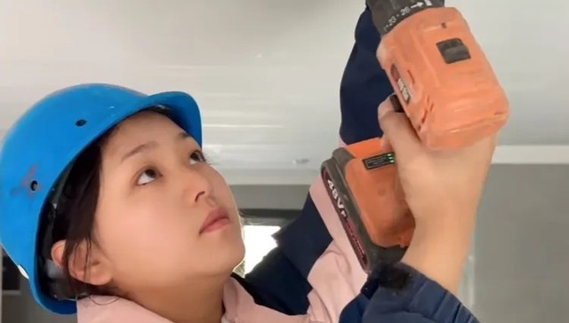 电工女孩抖音电商知识带货，剥线钳成直播间“爆款”