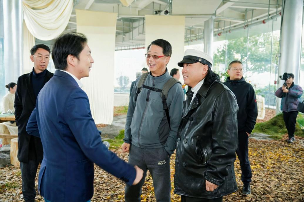 HCM03937-opq3355828278