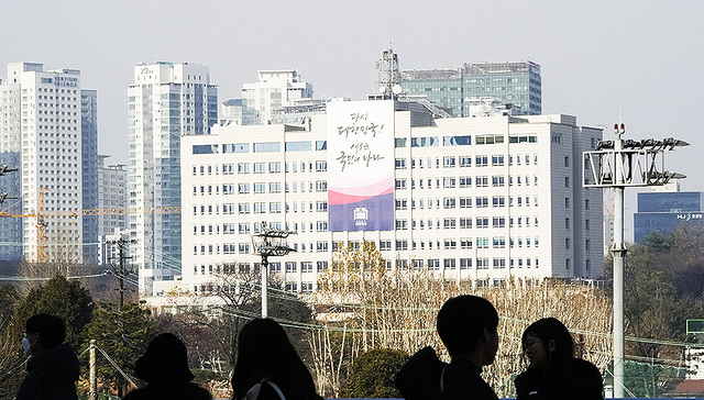 韩国前国防部长官金龙显自杀未遂，为戒严事件首个被批捕人员