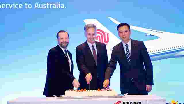 国航庆祝中澳航线通航40周年，携手澳大利亚旅游局助推中澳航班恢复 | 文旅快报