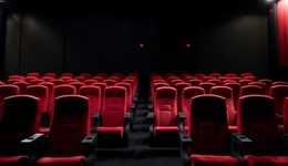 跨年档宣发，拼点“实在”东西