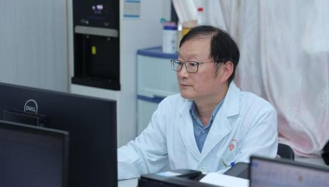 福田区妇幼保健院乳腺外科主任易东生：需要提高公众对乳腺癌早筛的认识和接受度