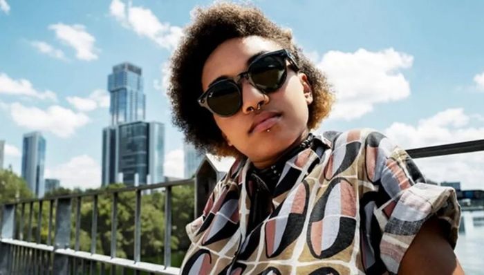 电厂 | 追随Meta、雷朋脚步，国产AI智能眼镜争当“网红产品”