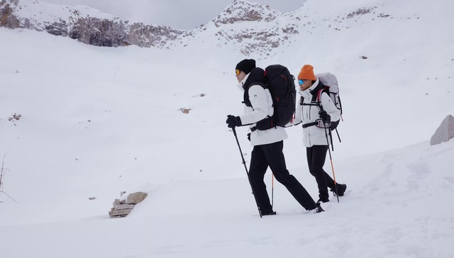 探路者的新产品主打“登山不全靠自己爬”