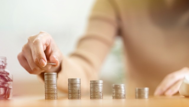 多家银行补发高管2023年工资！有人补发200多万元，有人被扣回