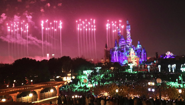 周末的上海被韩国人挤“爆”了