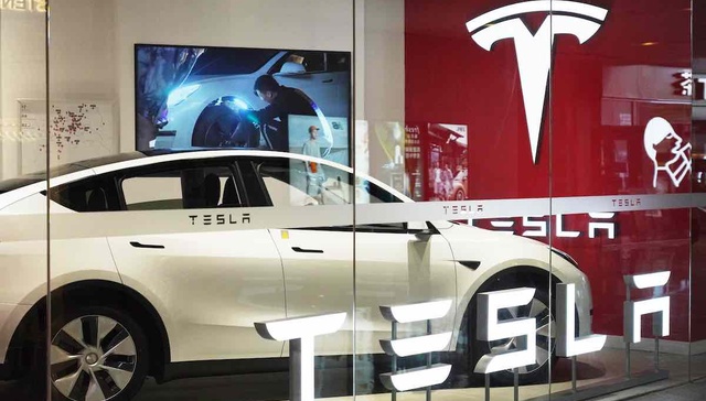 Tesla hits record sales in China but stalls in the race to stay ahead