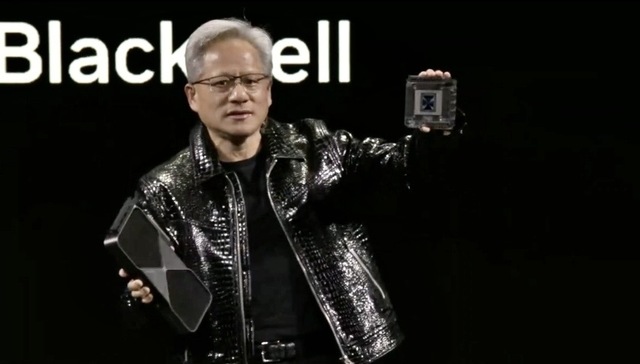 英伟达RTX50系列显卡发布，黄仁勋透露Blackwell芯片最新进展