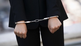 協(xié)助郭文貴詐騙超14億美元，王雁平主動認(rèn)罪在美獲刑10年