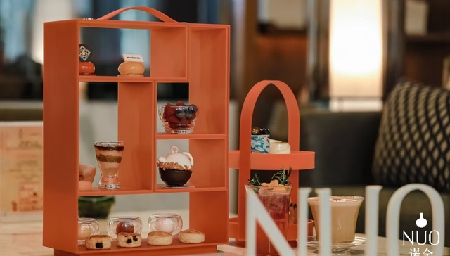 VOSS与W酒店联手打造“UVW潮趣特调夜”，冬日各星级酒店推出新年下午茶 | 美食情报