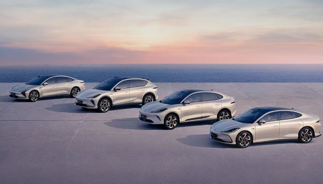 94亿融资到手，增程纯电“双线出击”，智己的2025雄心