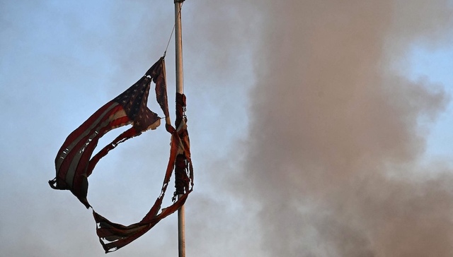 洛杉矶大火已致6人死亡，灾难却成了政治化指责的舞台