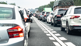 地方新聞精選 | 廣東高速公路車流將迎節(jié)前小高峰 官方通報“大爺救助游客反遭誣陷”