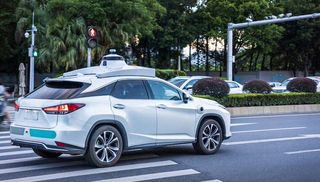 大众交通,上海两会,无人驾驶出租车,自动驾驶,robotaxi,特斯拉,萝卜快跑,小马智行,智能网联