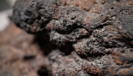 地方新聞精選 | 云南紅河地區(qū)新發(fā)現(xiàn)超大規(guī)模稀土礦 在建世界第一高橋合龍