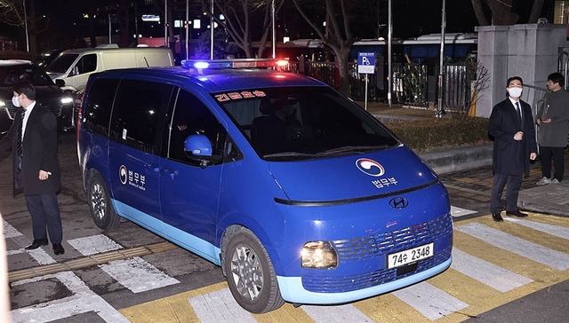 尹锡悦,拘留,金建希