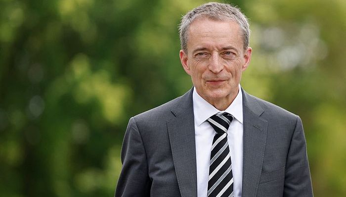 前英特尔CEO基辛格投资初创AI芯片公司