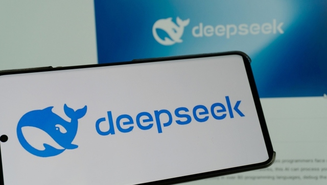 历史首次，DeepSeek同时登顶苹果中美两区App免费榜