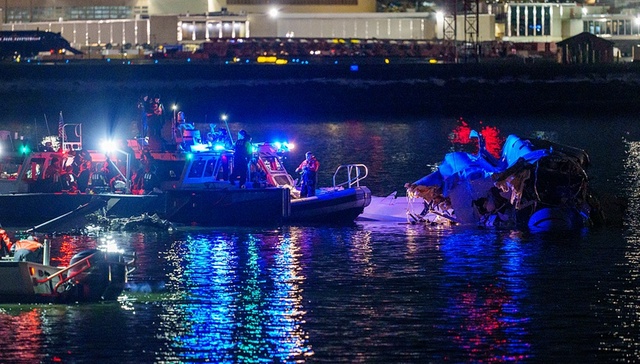 客机,直升机,相撞,美国,打捞