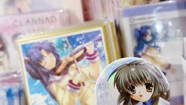 00后“谷子店”店主：把店开下去，成为城市里一个充满温度的角落 | 在春天许一个愿望