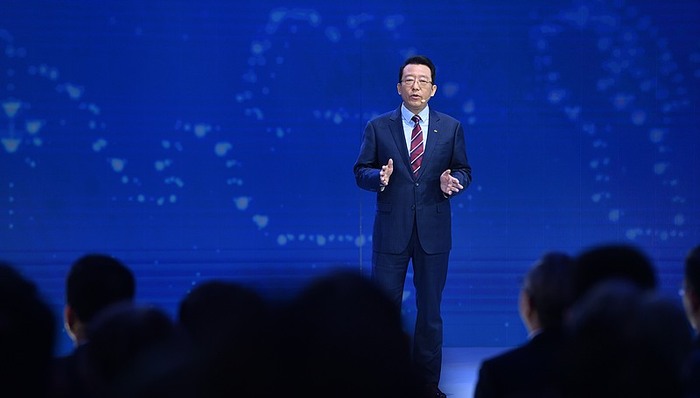 广汽集团换帅，曾庆洪到龄退休冯兴亚接任