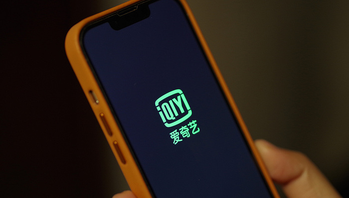 MiniMax用爱奇艺视频“投喂”海螺？视频平台开打版权战 | 电厂