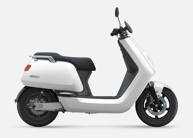 雅迪,电动两轮车,高端化,