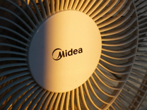 “最牛打工人”，又要“动刀”4000亿美的