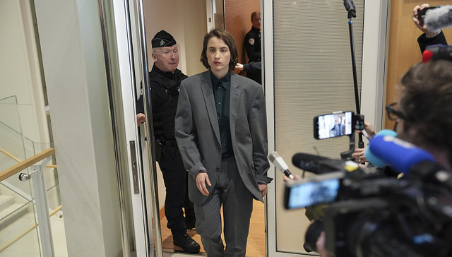 法国女演员阿黛拉性侵案胜诉，琼·狄迪恩私人日记将出版 | 文化周报